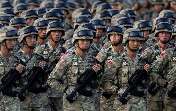 宏泰配资 解放军头号任务有变, 岛内第一时间发现, 和平统一4个字没了?